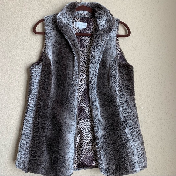 Erin London Sherpa Vest - Picture 4 of 7